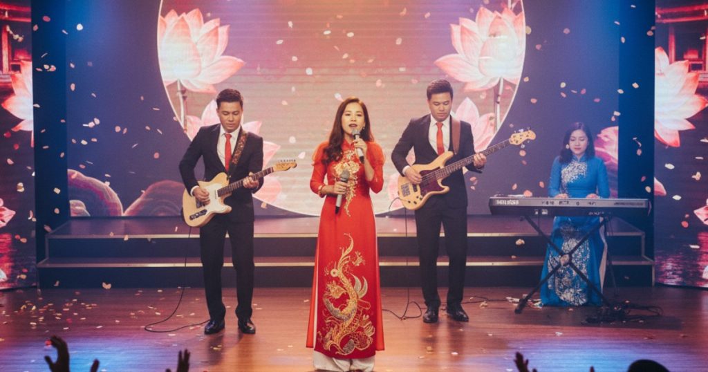 Vietnamese wedding band
